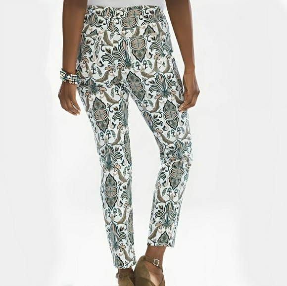 ● CHICO'S | So Slimming Girlfriend Silm Leg Ankle Jean - Picture 3 of 16